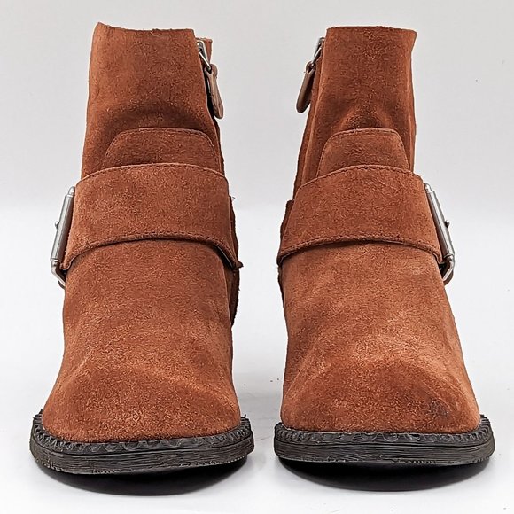 Gentle Soul Women Benton Slit Brown Suede Buckle Ankle Boots size 7.5 - Picture 2 of 11